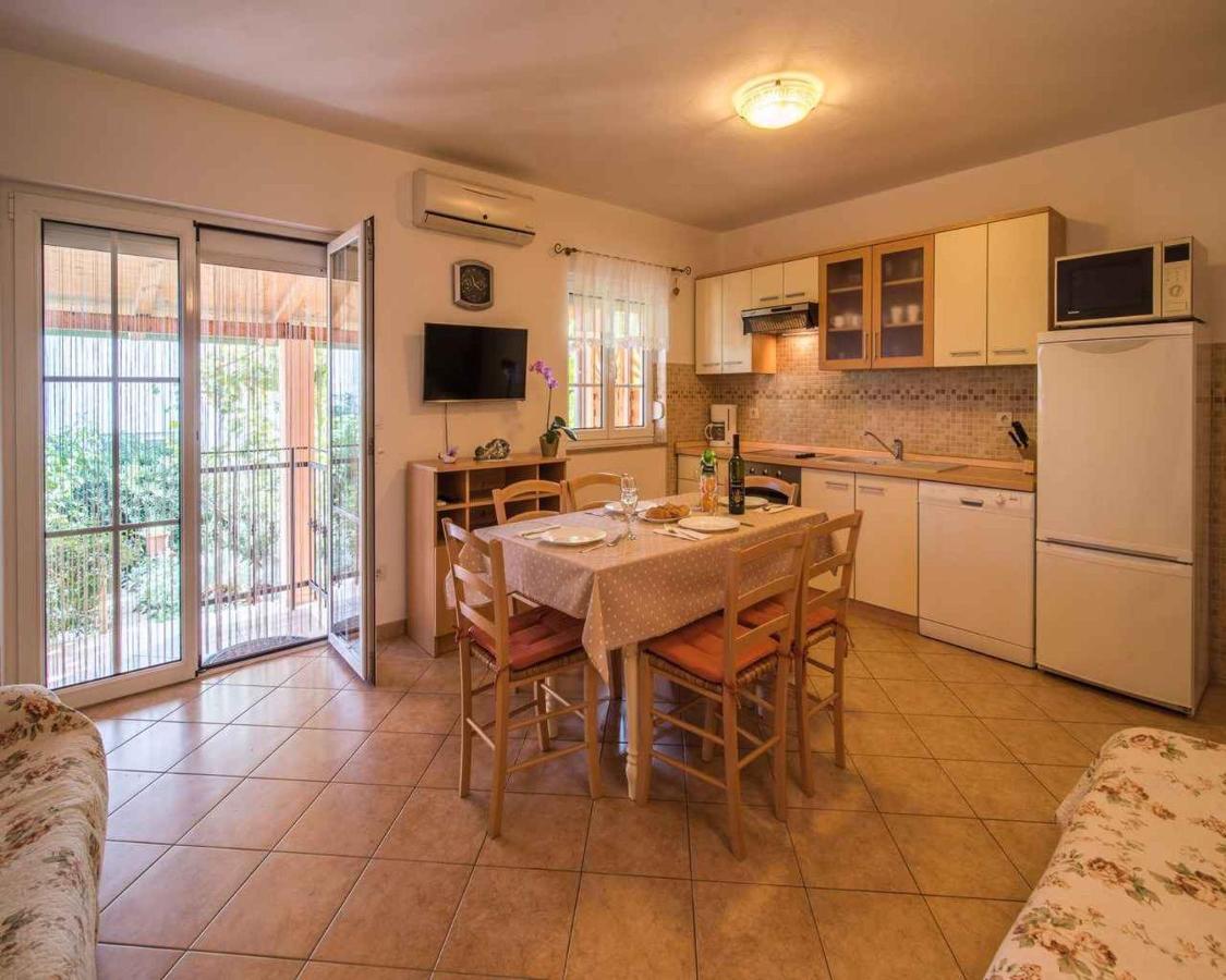 Apartments In Vrbnik/Insel Krk 13597 Ngoại thất bức ảnh