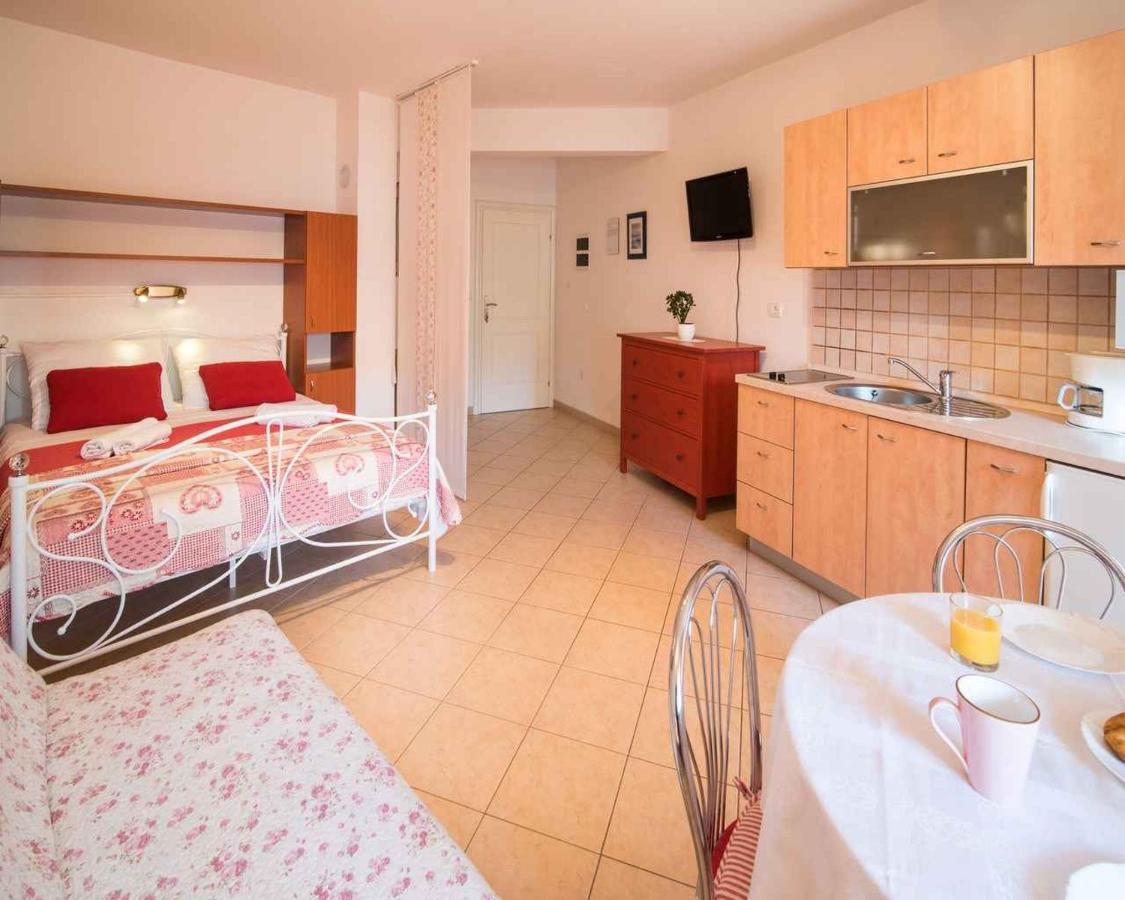 Apartments In Vrbnik/Insel Krk 13597 Ngoại thất bức ảnh